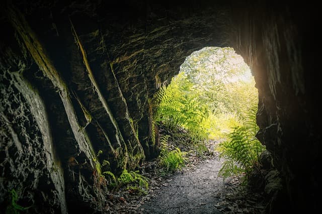 Das Geheimnis, der Tunnel und Helmut