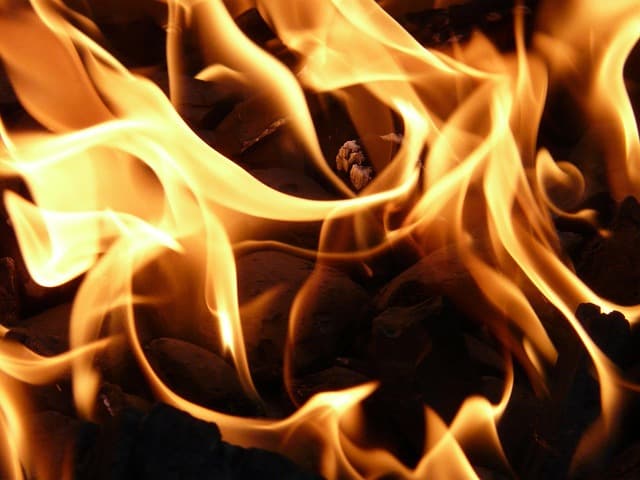 Funke, Flamme, Feuer