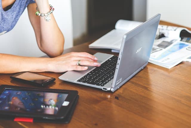 SMARTPHONE / TABLET & PC KURS FÜR GENERATION 55+