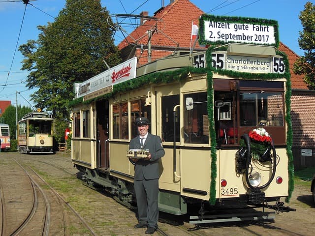 Anniversary tour: 200 years Museumsinsel Berlin (in English). A new perspective on Museumsinsel