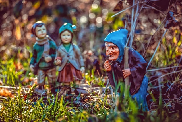 Knusper, Knusper - Hänsel und Gretel treffen die Weihnachtshexe Befana
